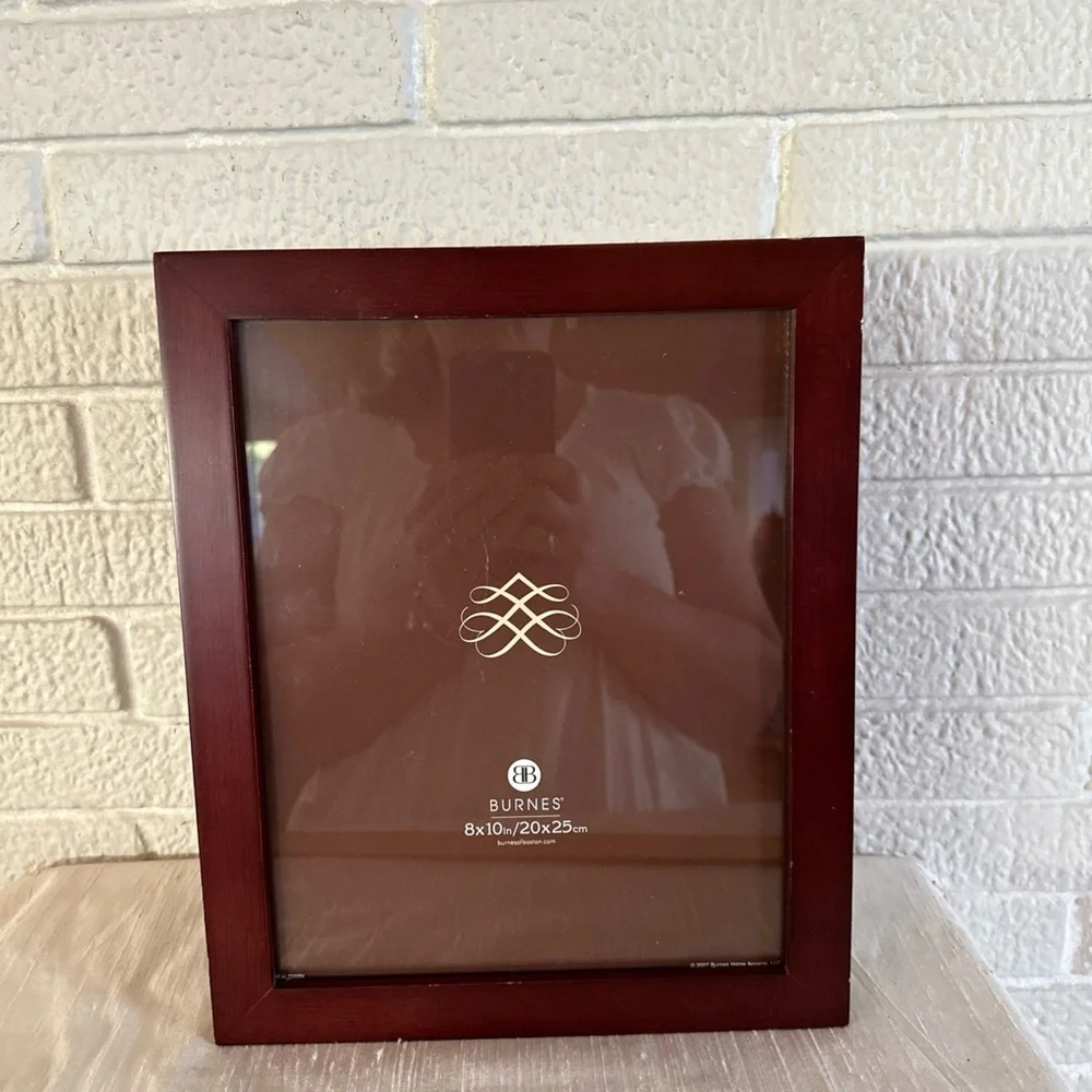 Burnes Wooden Picture Frame in Cherry Red - 8x10